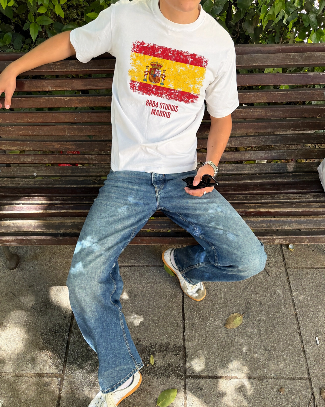Model is 183cm / 6'0" wearing size M
