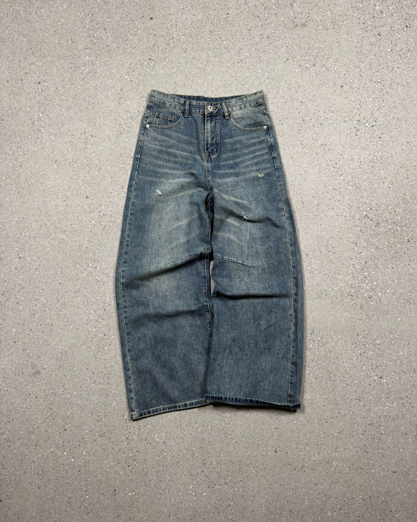 RIPPED BAGGY JEANS
