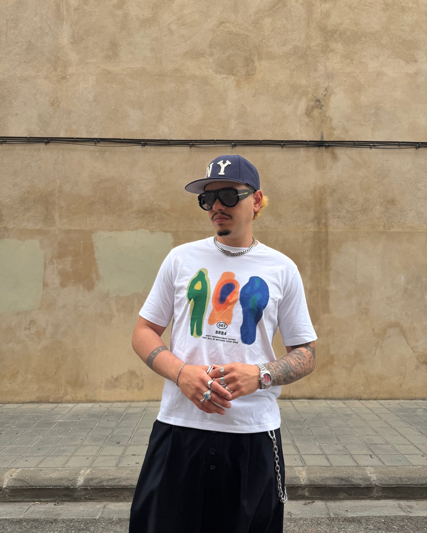 SILHOUETTE TEE