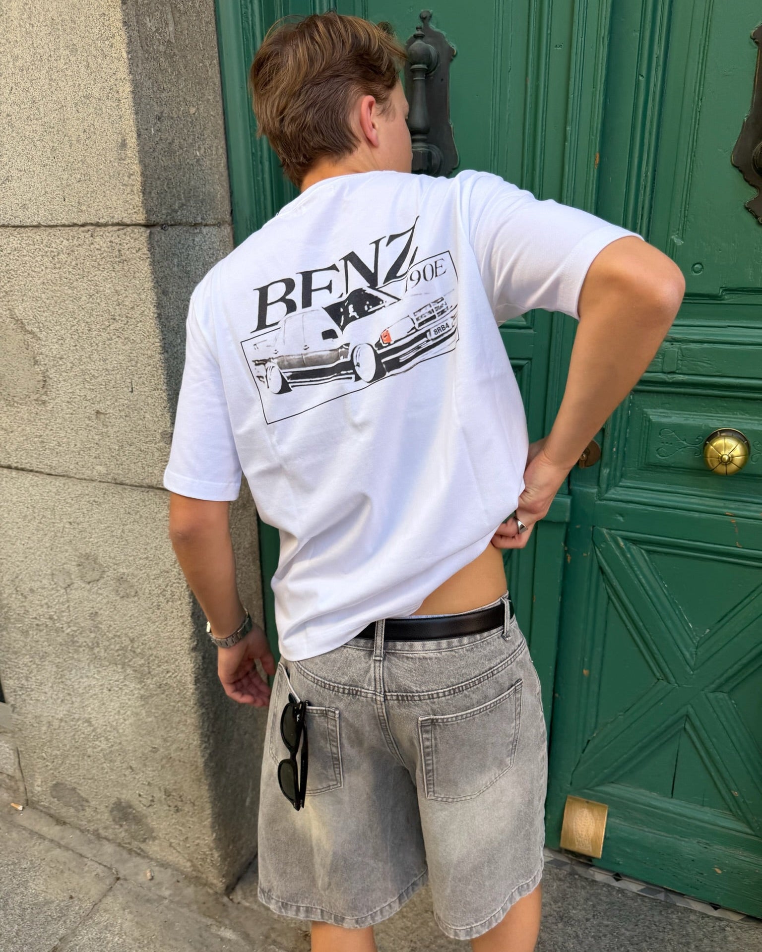 Model is 183cm / 6'0" wearing size M