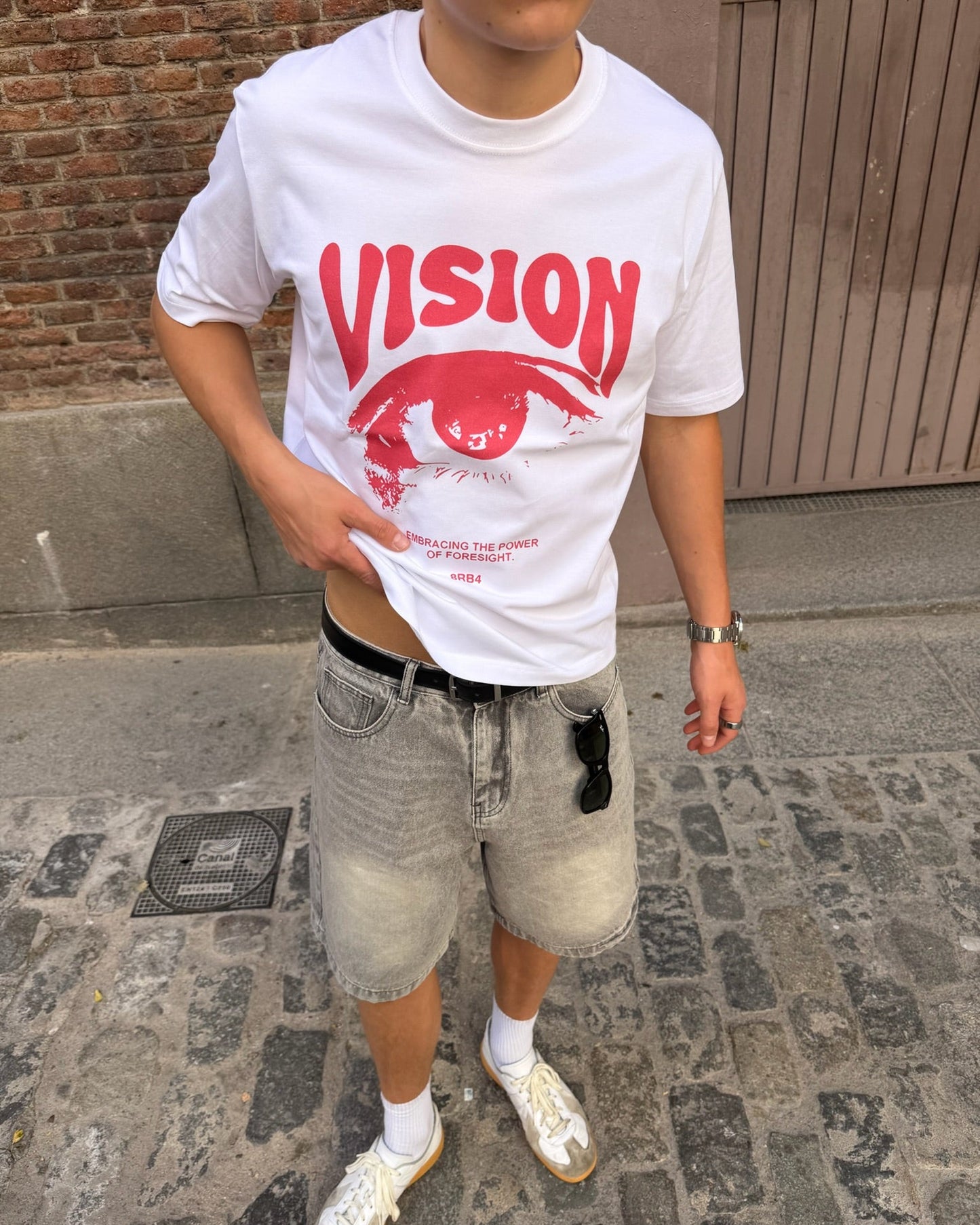 Model is 183cm / 6'0" wearing size M