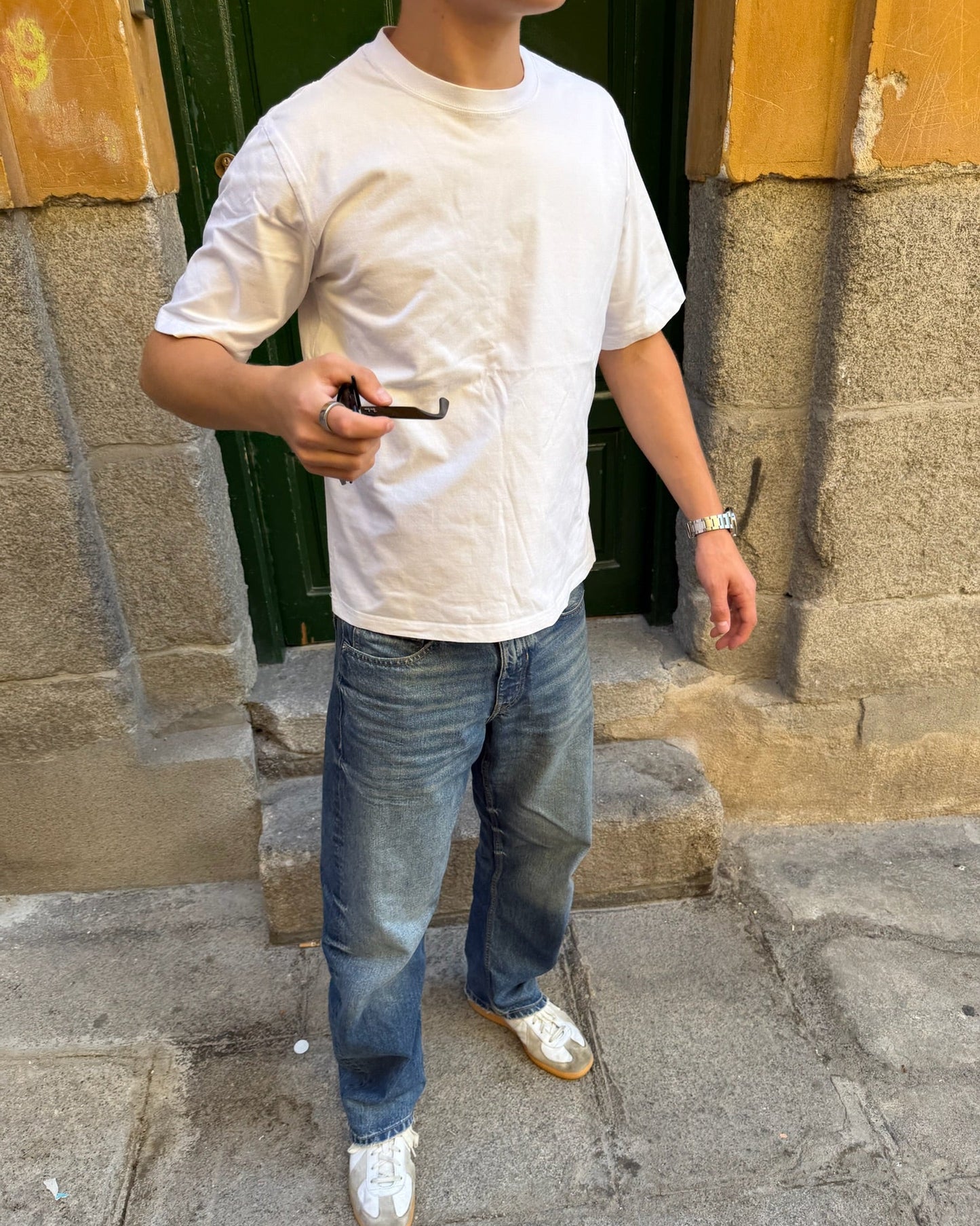 Model is 183cm / 6'0" wearing size M