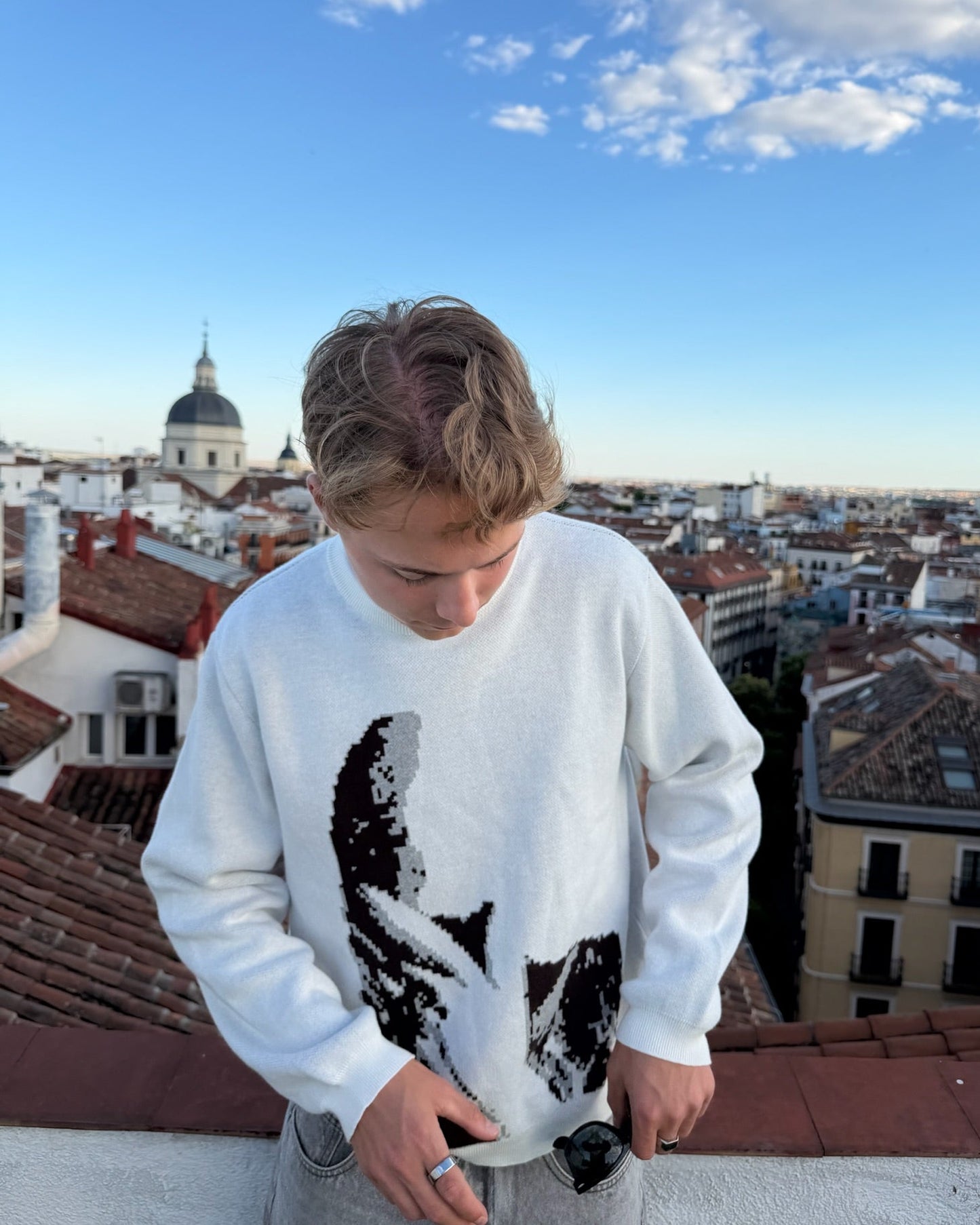 Model is 183cm / 6'0" wearing size M