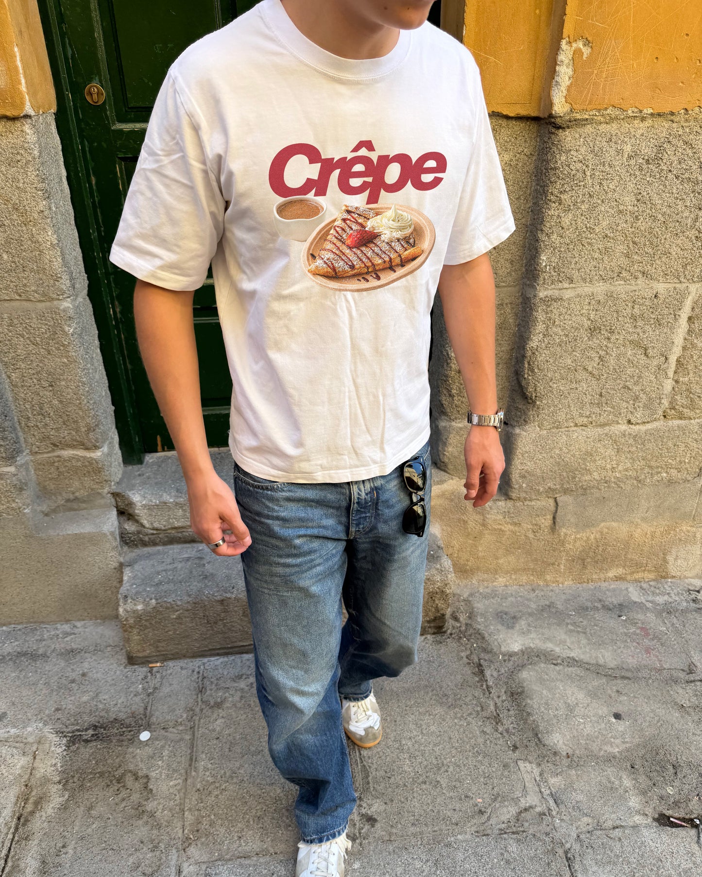 Model is 183cm / 6'0" wearing size M