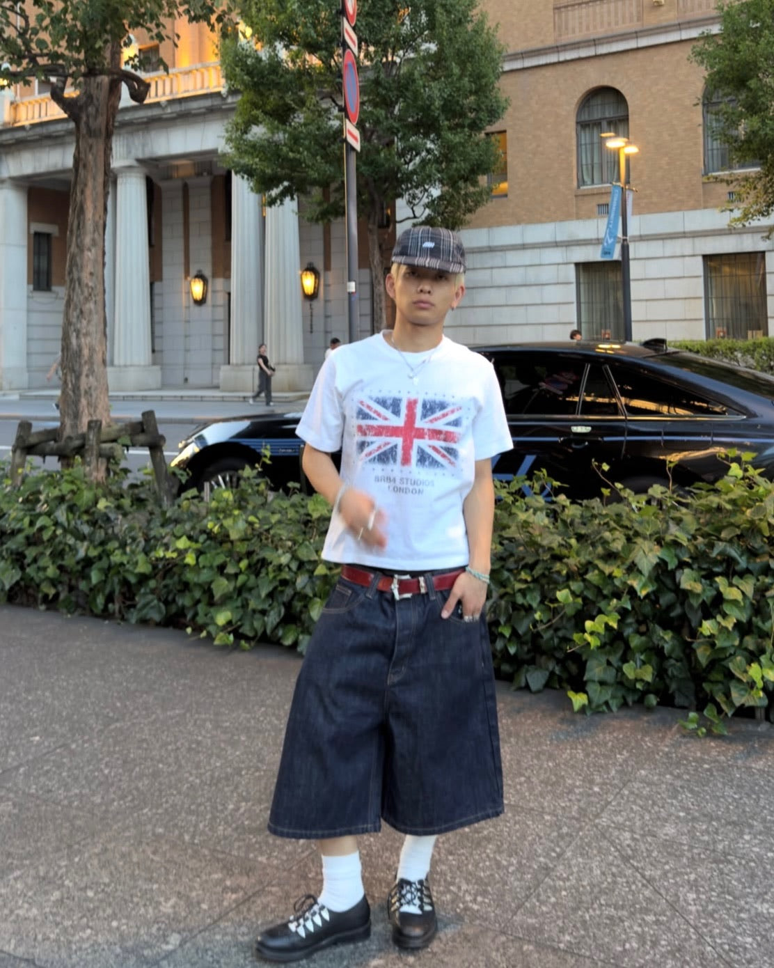 LONDON TEE