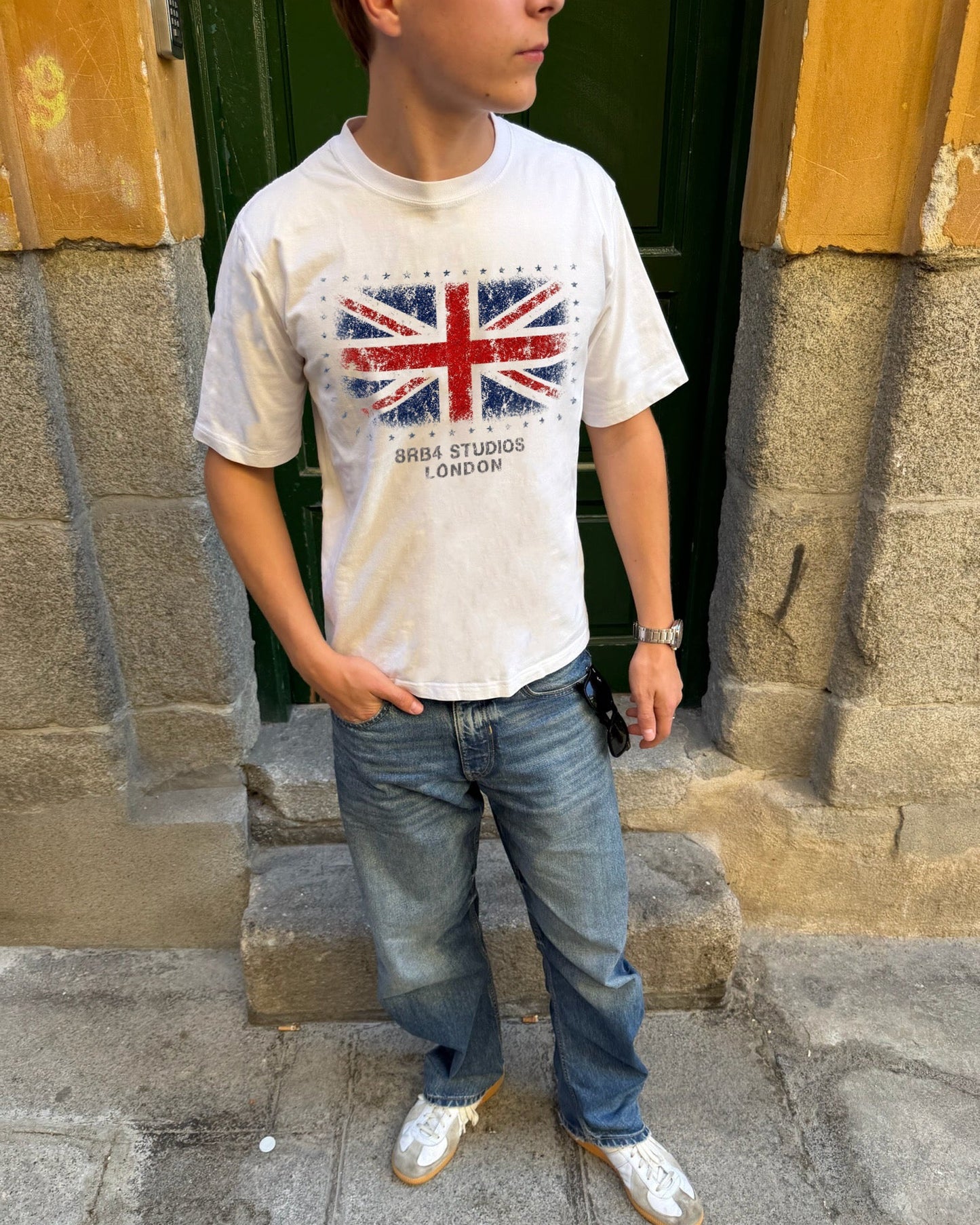 Model is 183cm / 6'0" wearing size M