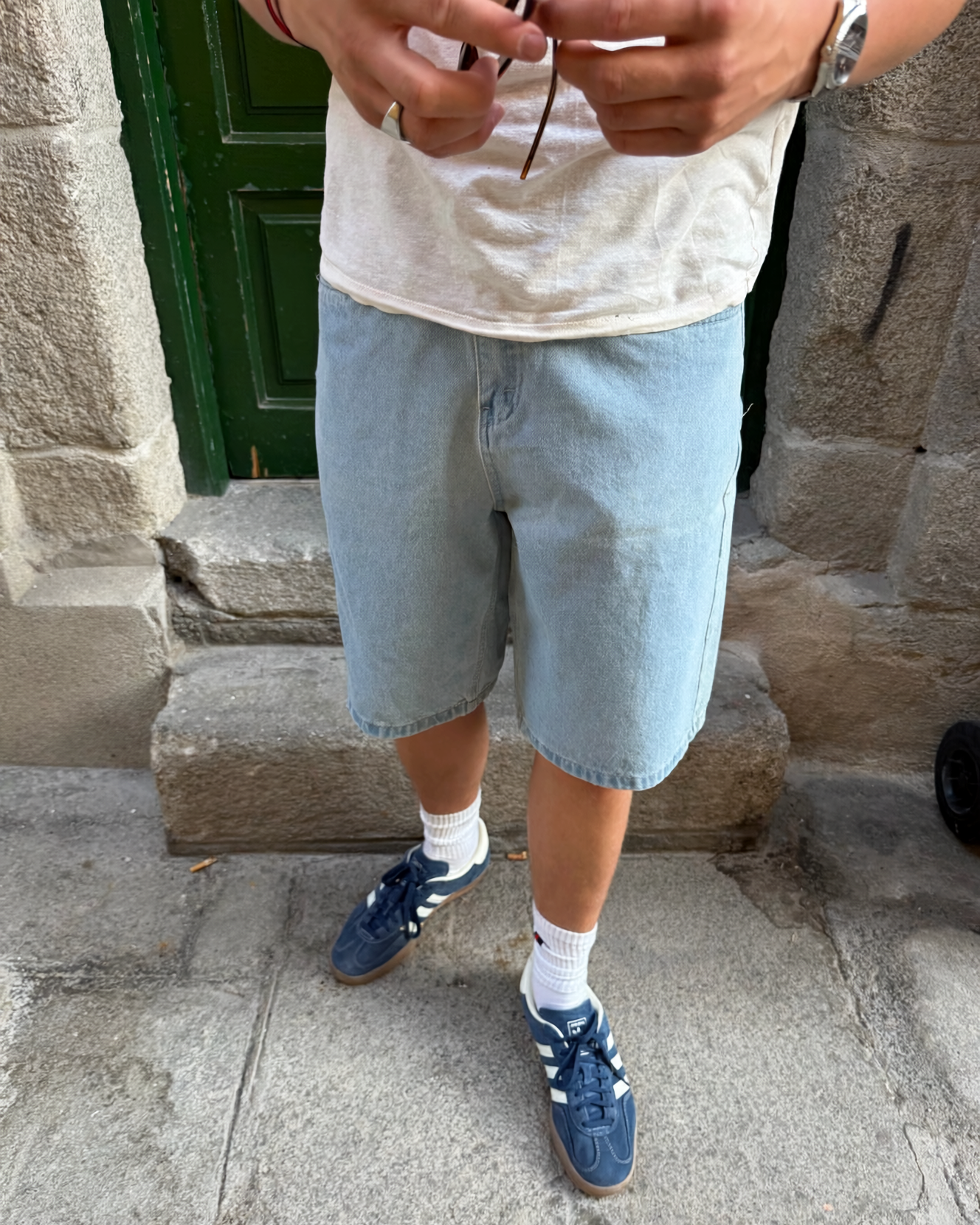 Model is 182cm / 6'0" wearing size M